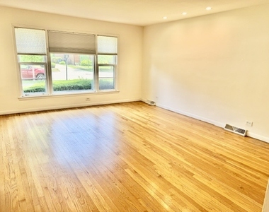 617 Lavergne Avenue - Photo Thumbnail 2
