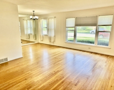 617 Lavergne Avenue - Photo Thumbnail 1