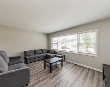 856 E Capri Drive - Photo Thumbnail 1