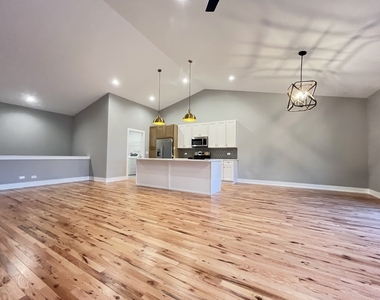 974 Meadow Lane - Photo Thumbnail 2