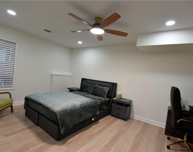 1805 Kingsbridge Court - Photo Thumbnail 40
