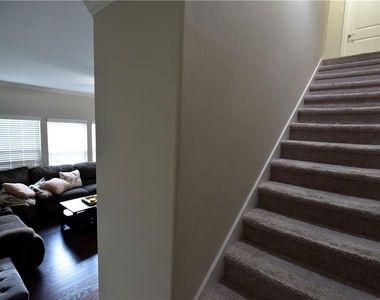 1805 Kingsbridge Court - Photo Thumbnail 19