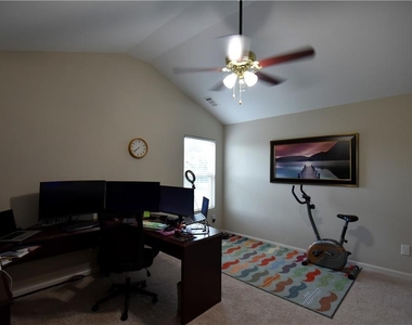 1805 Kingsbridge Court - Photo Thumbnail 29