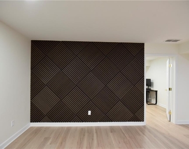 1805 Kingsbridge Court - Photo Thumbnail 39