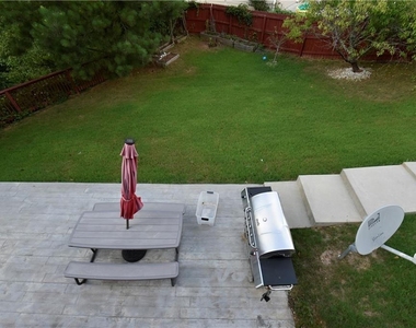 1805 Kingsbridge Court - Photo Thumbnail 17