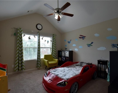 1805 Kingsbridge Court - Photo Thumbnail 24