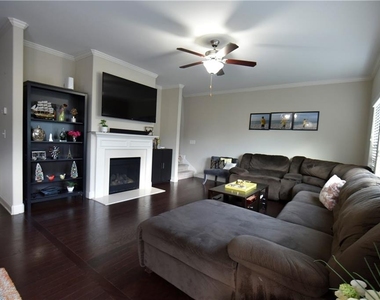 1805 Kingsbridge Court - Photo Thumbnail 11
