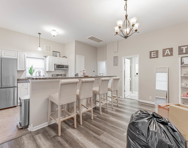 218 Orange Street - Photo Thumbnail 5