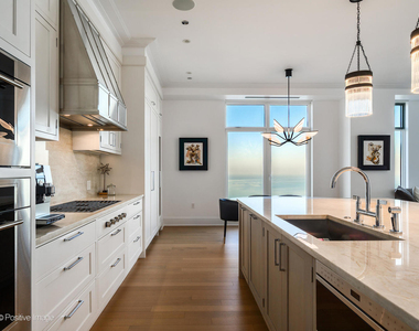 451 E Grand Avenue - Photo Thumbnail 12