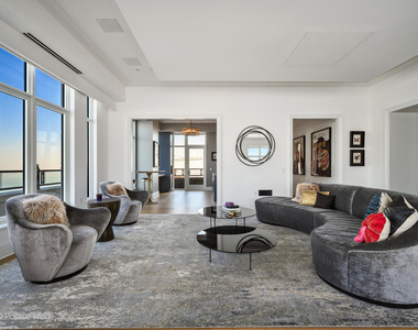 451 E Grand Avenue - Photo Thumbnail 4