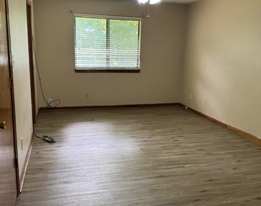 5126 Dekalb Way - Photo Thumbnail 6