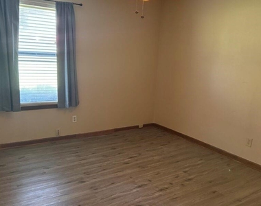 5126 Dekalb Way - Photo Thumbnail 2