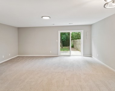 1320 E Arnold Street - Photo Thumbnail 6