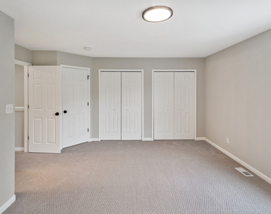 1320 E Arnold Street - Photo Thumbnail 8