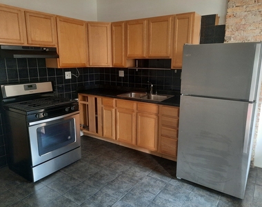 1512 N Artesian Avenue - Photo Thumbnail 3
