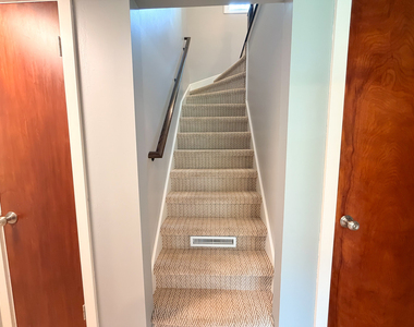 26w416 Macarthur Avenue - Photo Thumbnail 12