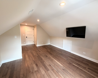 26w416 Macarthur Avenue - Photo Thumbnail 16