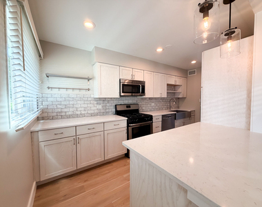 26w416 Macarthur Avenue - Photo Thumbnail 5