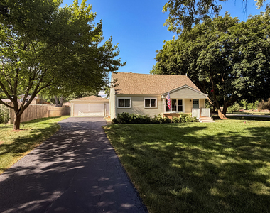 26w416 Macarthur Avenue - Photo Thumbnail 1