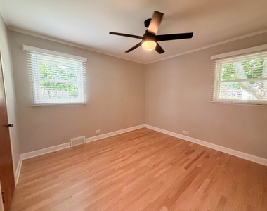 26w416 Macarthur Avenue - Photo Thumbnail 11