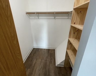 1202 Spur Court - Photo Thumbnail 10
