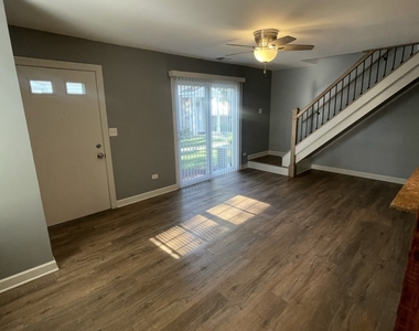 1202 Spur Court - Photo Thumbnail 2