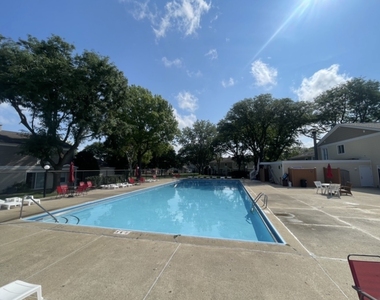 1202 Spur Court - Photo Thumbnail 16