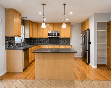 6582 Tealwood Drive - Photo Thumbnail 9