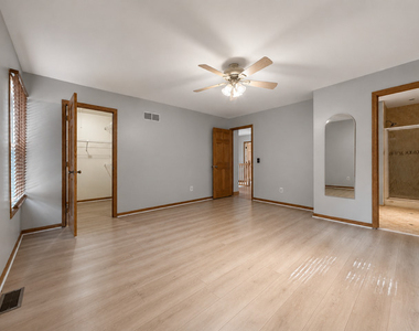 6582 Tealwood Drive - Photo Thumbnail 12