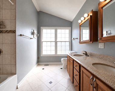 6582 Tealwood Drive - Photo Thumbnail 14