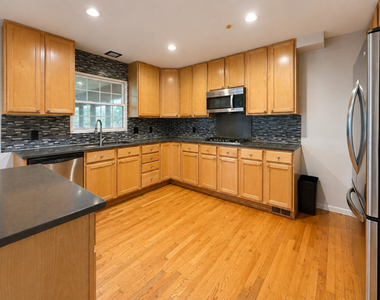 6582 Tealwood Drive - Photo Thumbnail 8