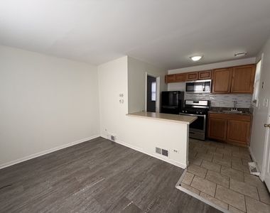 370 Bent Street - Photo Thumbnail 4