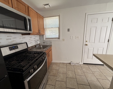 370 Bent Street - Photo Thumbnail 6