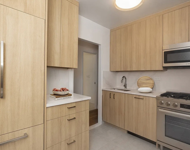 424 West End Avenue - Photo Thumbnail 1