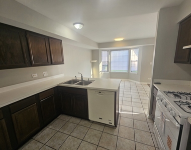 10 King Drive - Photo Thumbnail 11