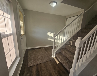 10 King Drive - Photo Thumbnail 2