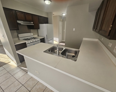 10 King Drive - Photo Thumbnail 10