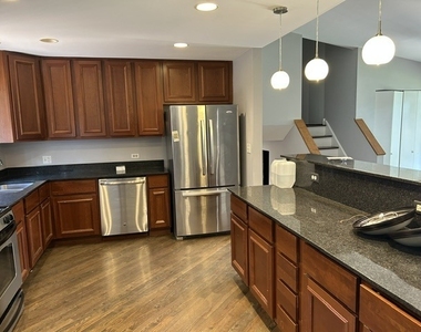 867 Auburn Court - Photo Thumbnail 9