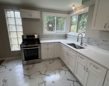 14428 University Avenue - Photo Thumbnail 4