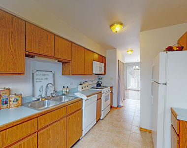 468 Minnesota Circle - Photo Thumbnail 12