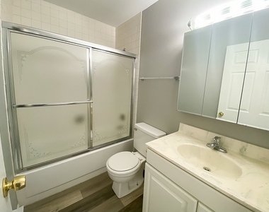 182 S Waters Edge Drive - Photo Thumbnail 9