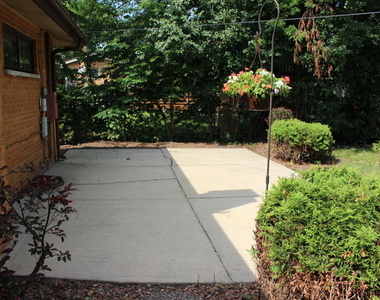 283 S Fair Avenue - Photo Thumbnail 32