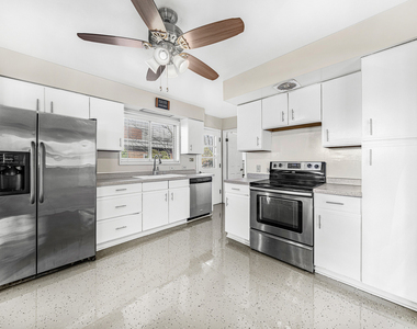 283 S Fair Avenue - Photo Thumbnail 9