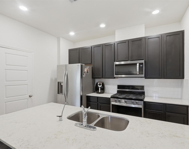 12912 Zivah Lane - Photo Thumbnail 4