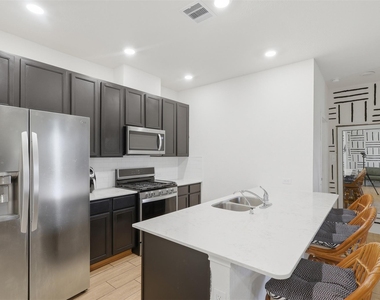 12912 Zivah Lane - Photo Thumbnail 5