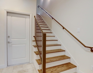 6911 Staffordshire Boulevard - Photo Thumbnail 2