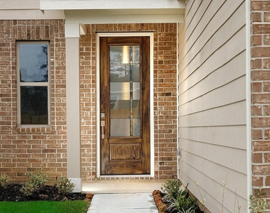 27646 Mesabe Drive - Photo Thumbnail 1