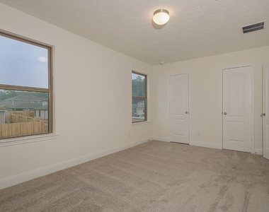 27646 Mesabe Drive - Photo Thumbnail 18