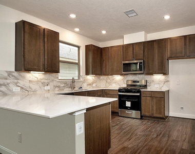 27646 Mesabe Drive - Photo Thumbnail 8