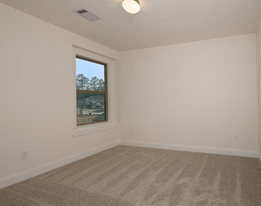 27646 Mesabe Drive - Photo Thumbnail 16